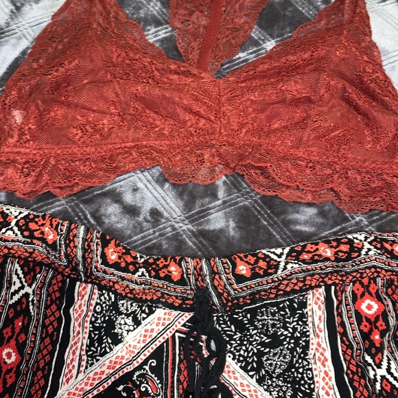 Bralette & shorts bundle - Picture 2 of 7